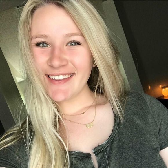 Meet your Posher, Makayla - Picture 1 of 1